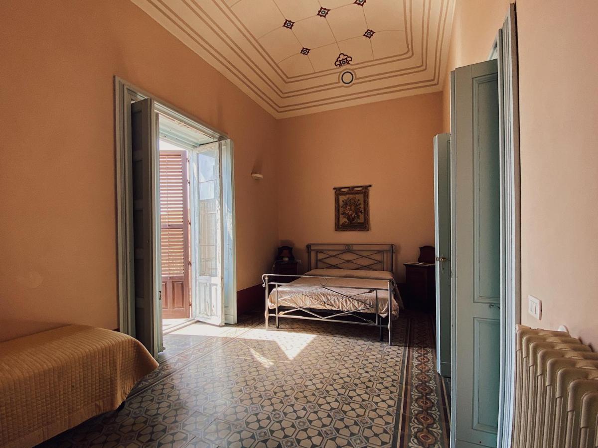 الشقق الفندقية إيسبيكافي  Palazzo Gambuzza المظهر الخارجي الصورة