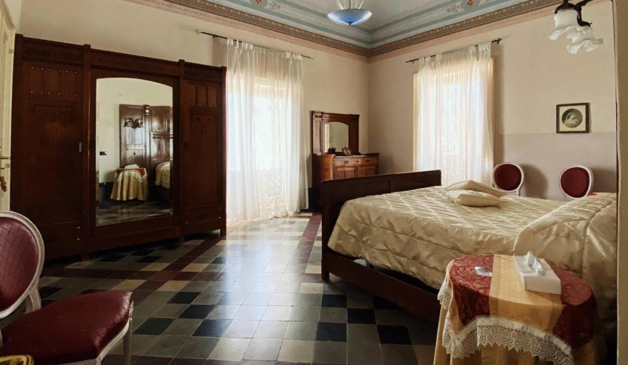 الشقق الفندقية إيسبيكافي  Palazzo Gambuzza المظهر الخارجي الصورة