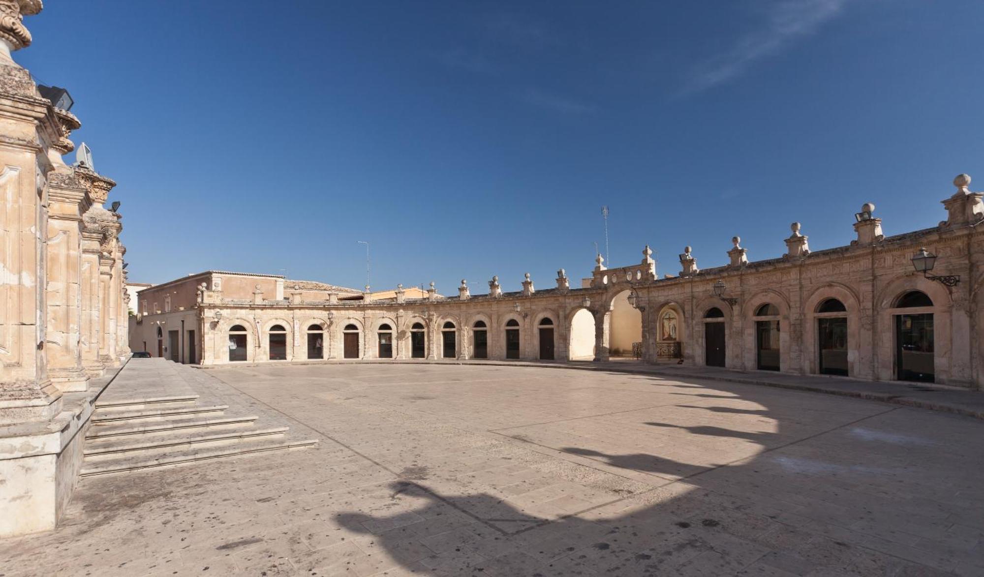 الشقق الفندقية إيسبيكافي  Palazzo Gambuzza المظهر الخارجي الصورة