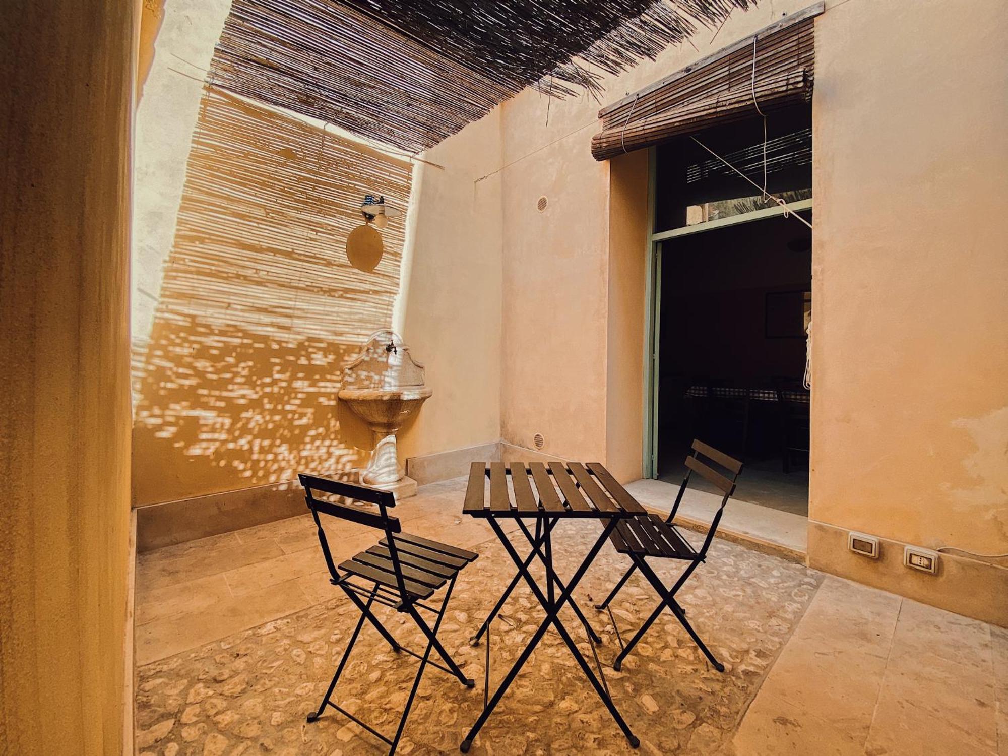 الشقق الفندقية إيسبيكافي  Palazzo Gambuzza الغرفة الصورة