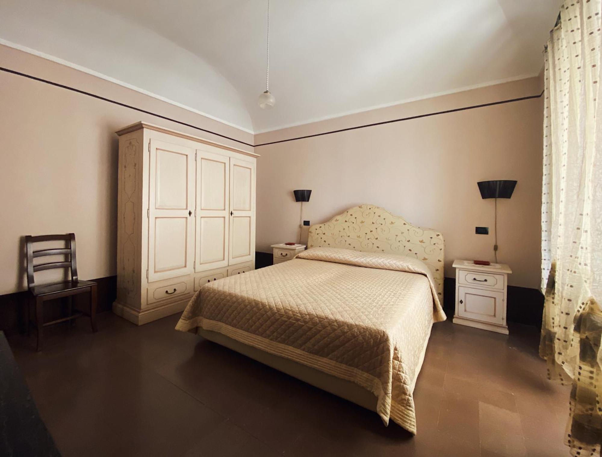 الشقق الفندقية إيسبيكافي  Palazzo Gambuzza الغرفة الصورة