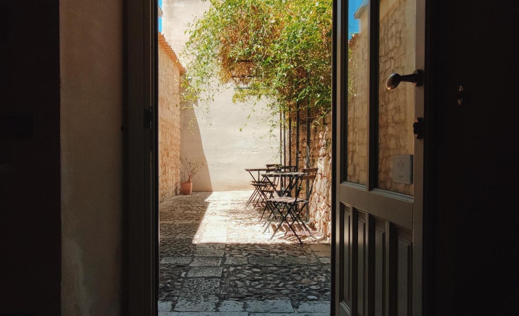 الشقق الفندقية إيسبيكافي  Palazzo Gambuzza الغرفة الصورة
